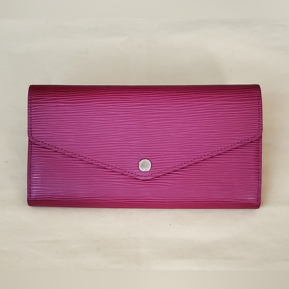 Louis Vuitton Pink Epi Sarah Wallet - Picture 1 of 15